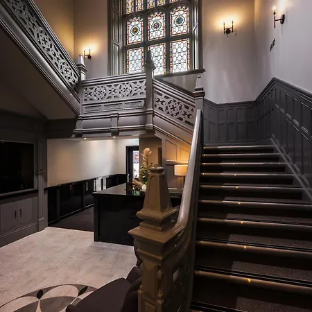 Treloyhan Manor מלון *
